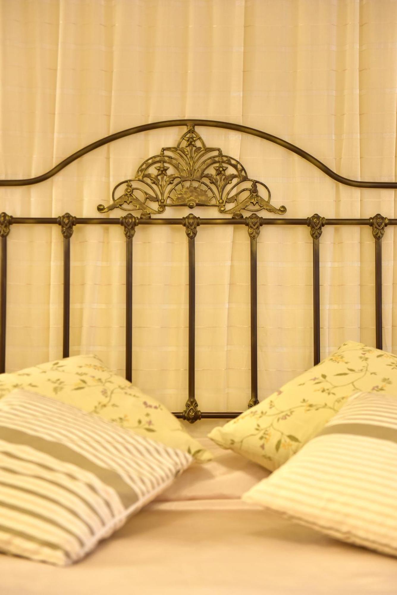 Angelica Traditional Boutique Hotel Идра Номер фото