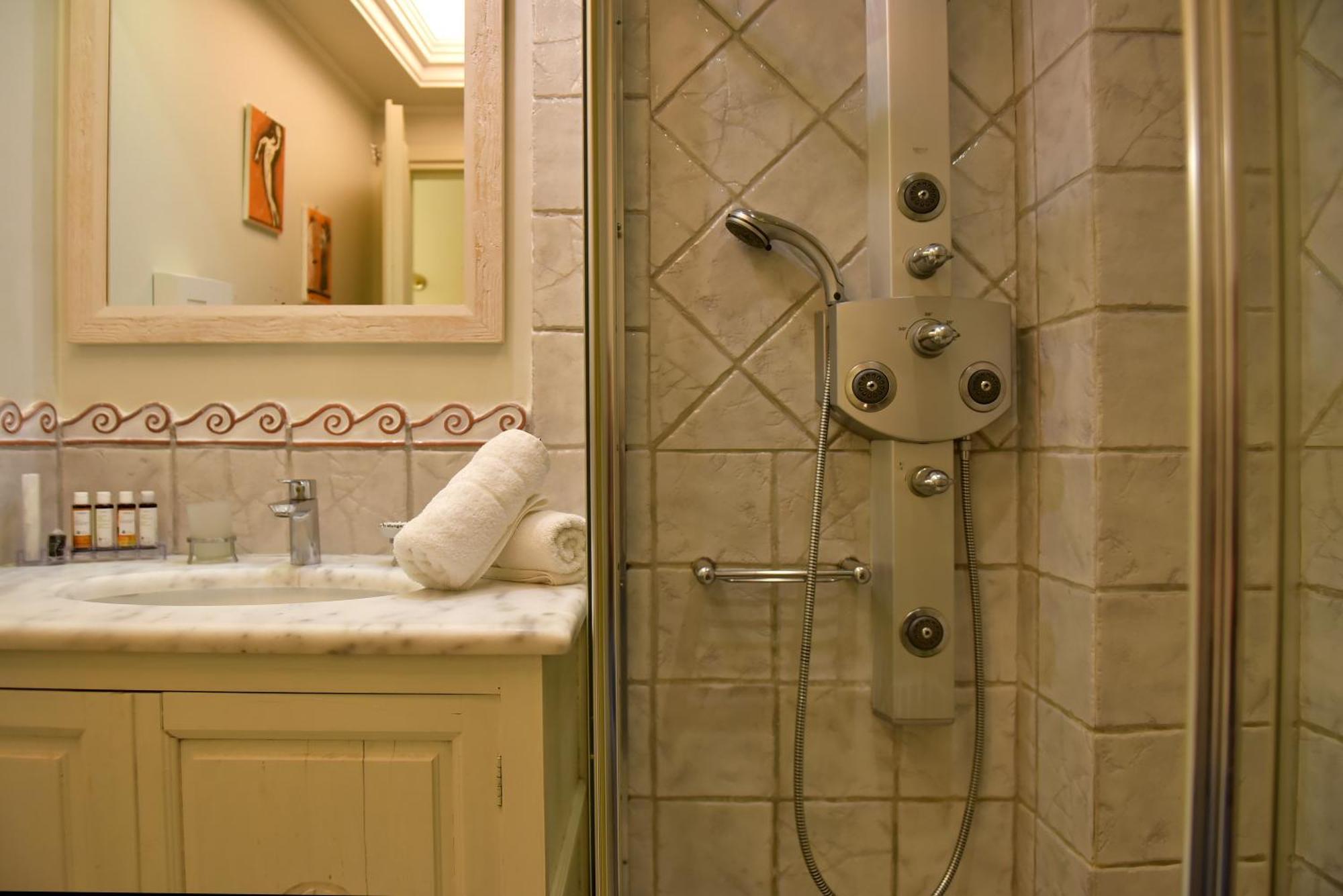 Angelica Traditional Boutique Hotel Идра Номер фото