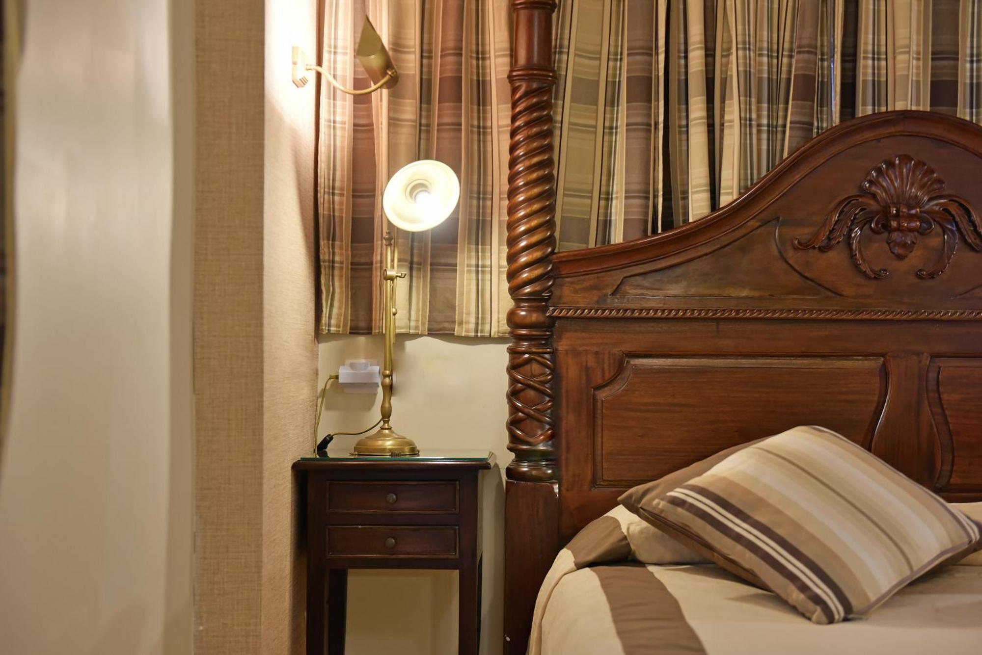 Angelica Traditional Boutique Hotel Идра Номер фото