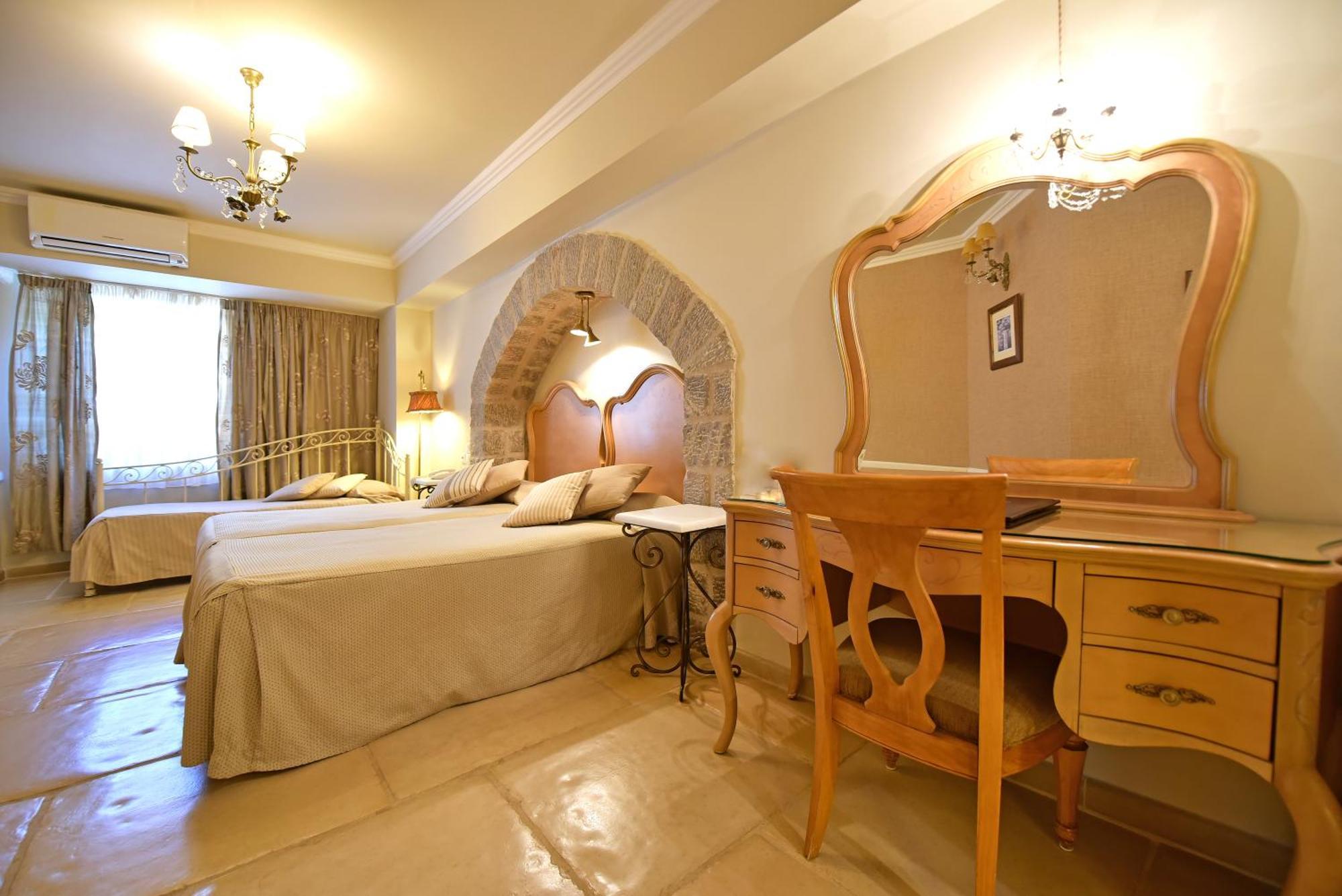 Angelica Traditional Boutique Hotel Идра Номер фото